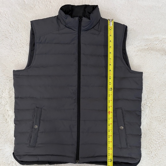 J. Crew Men's Charcoal Quilted Vest,40% feathers,Size M - Picture 8 of 17